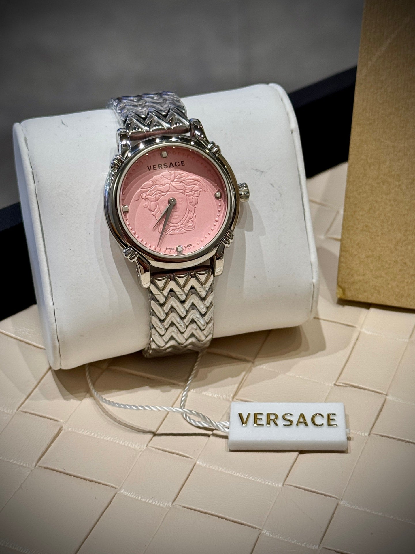 136RV76L Popular Watches