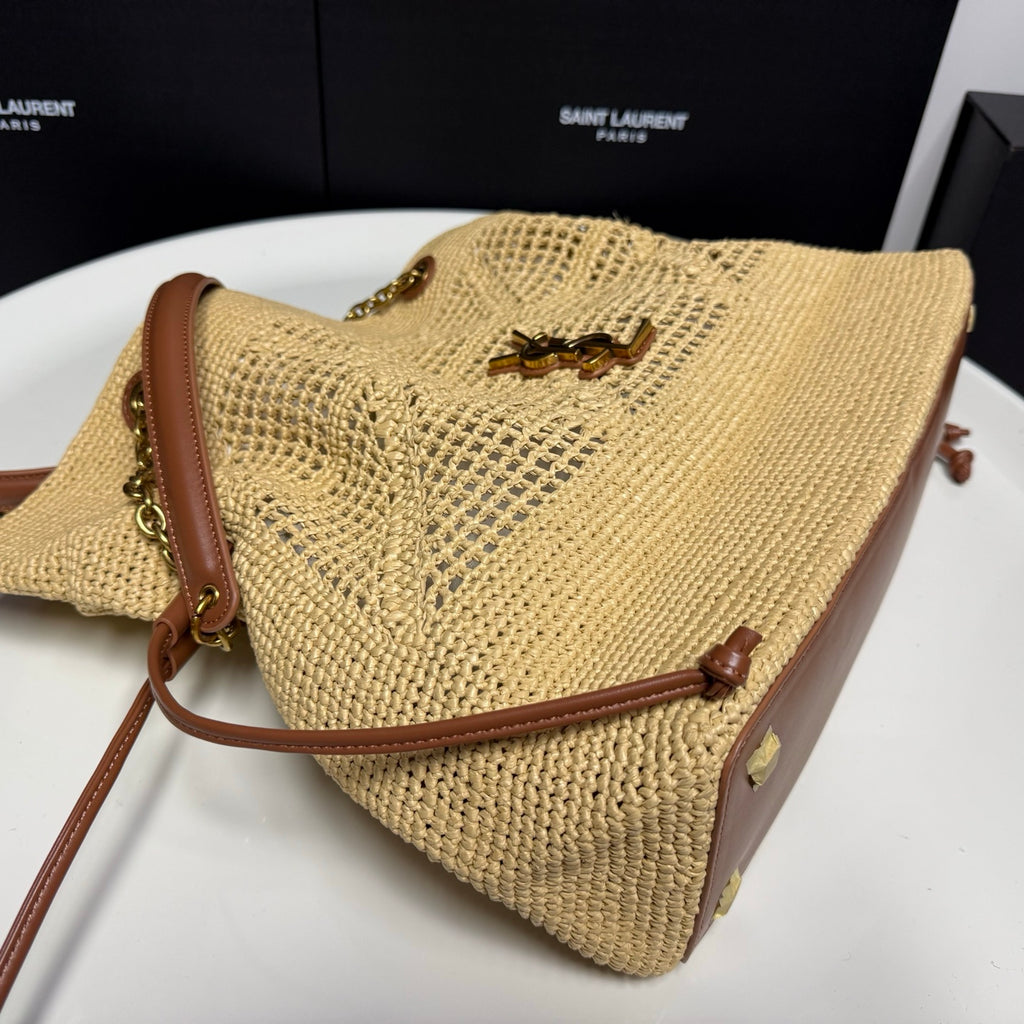 B1X66SL5  Popular woven bag