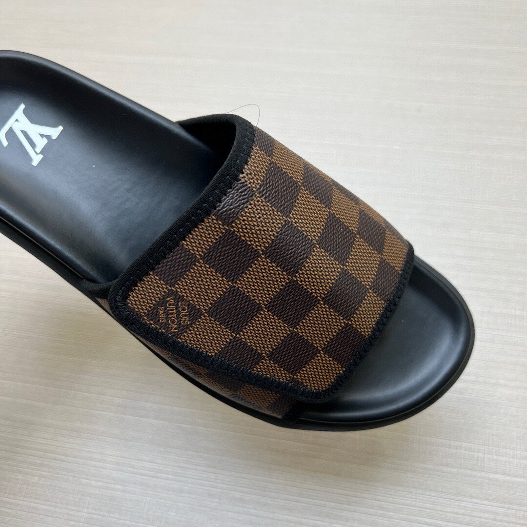 5WE245Z Popular Slippers