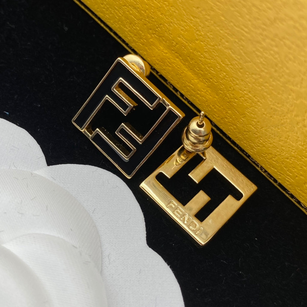 1NF193E Popular   Earrings