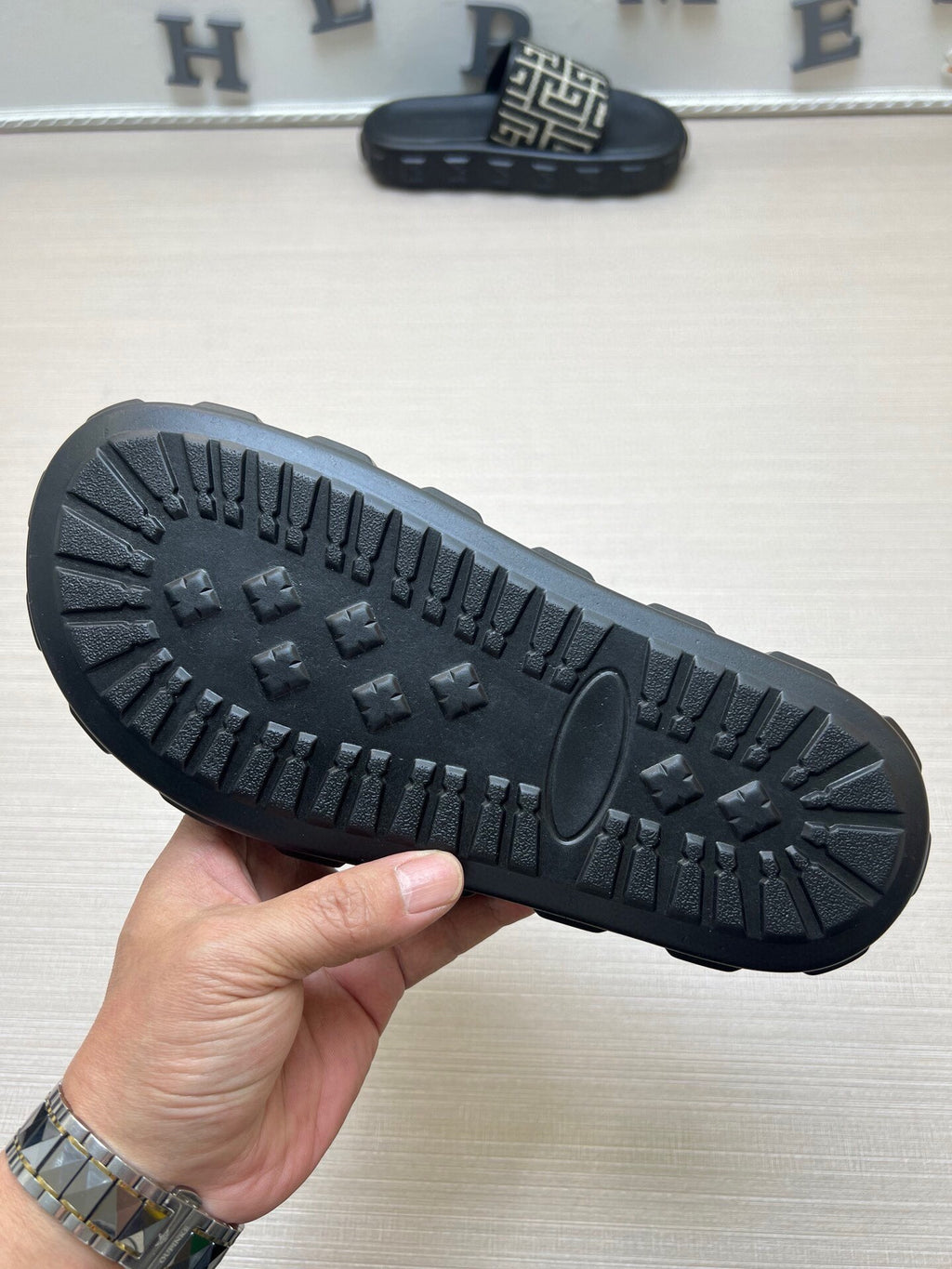54A21Z Popular slippers