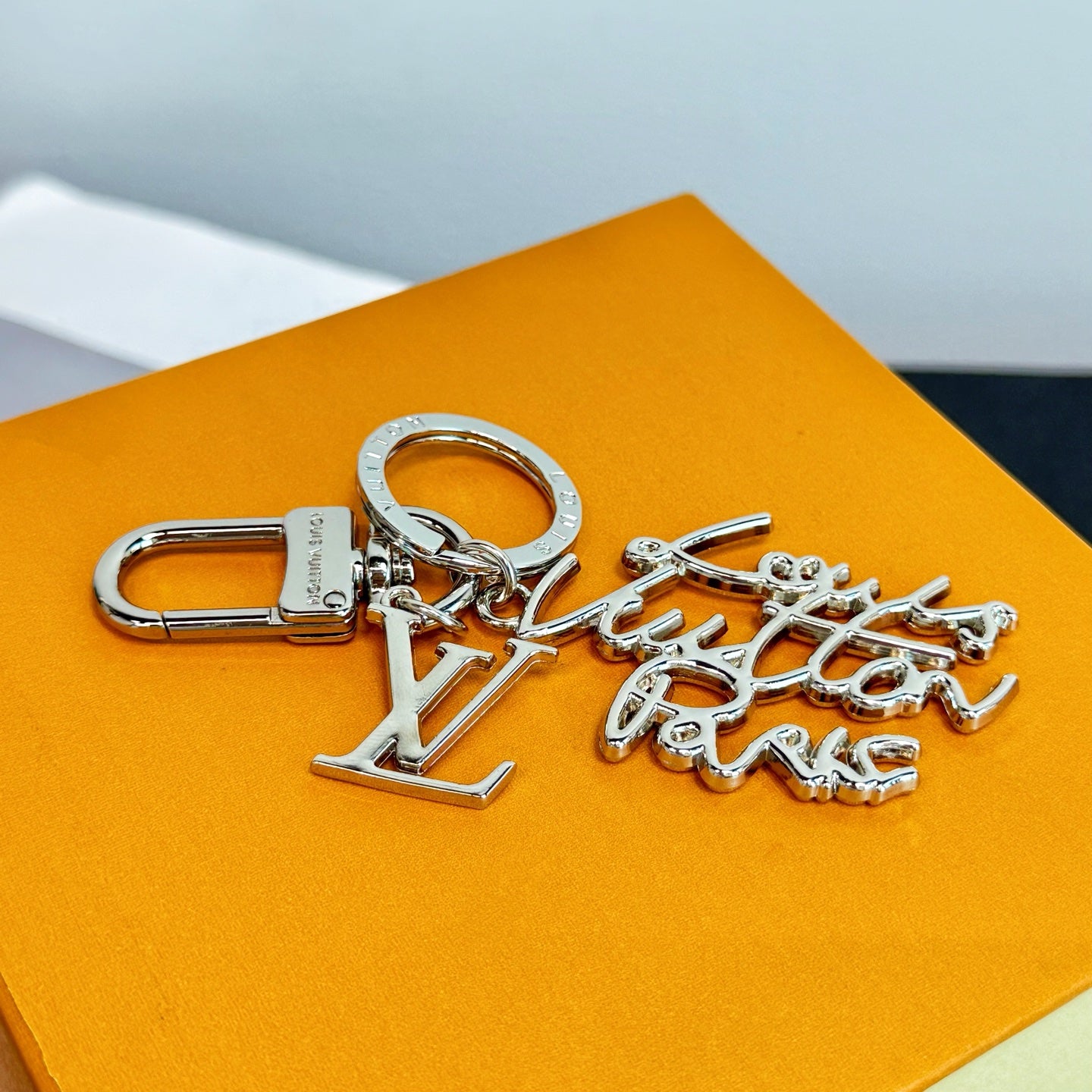 35QE33A Popular bag 's charms accessories