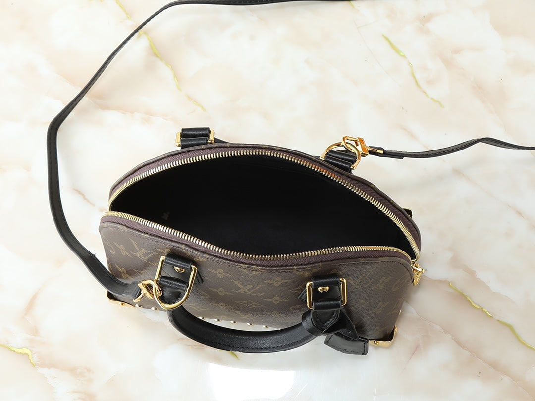 146PE84B Popular leather bag