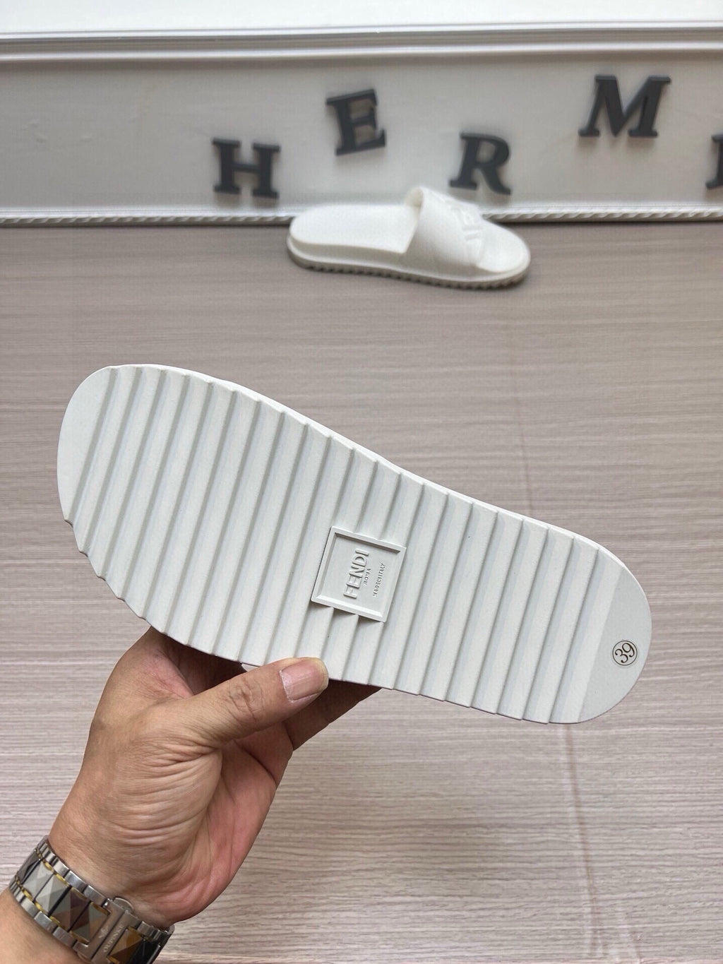535ZF283Z Popular Slippers