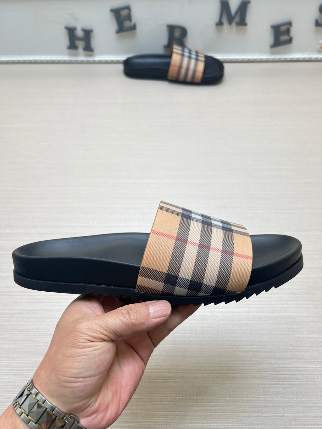 54R119Z Popular slippers