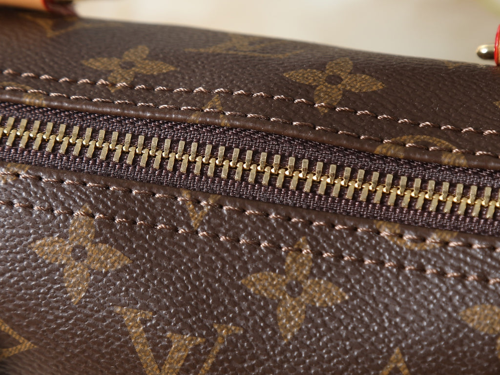 156NE21B Popular leather bag