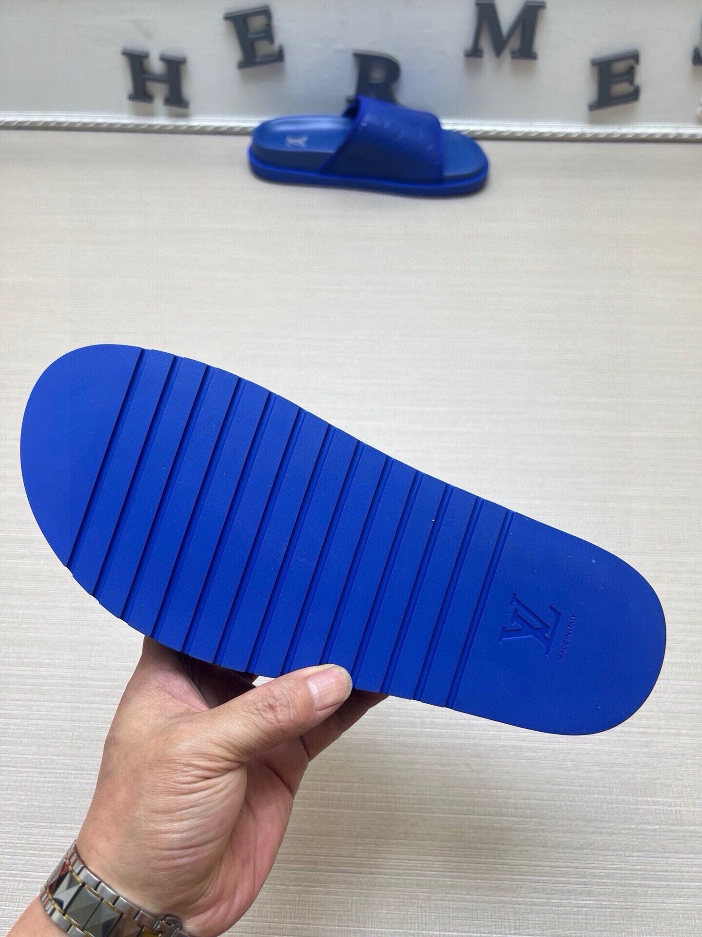 5LE210Z Popular Slippers