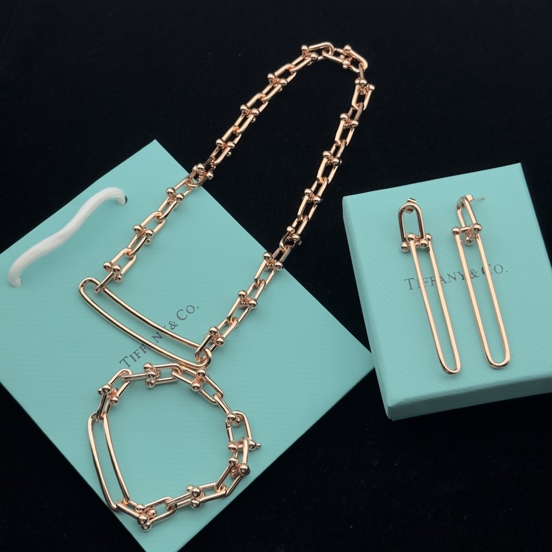8XT33X  Popular     Earring Bracelets Necklaces