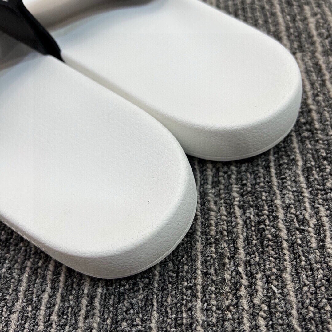 535ZR256Z Popular Slippers