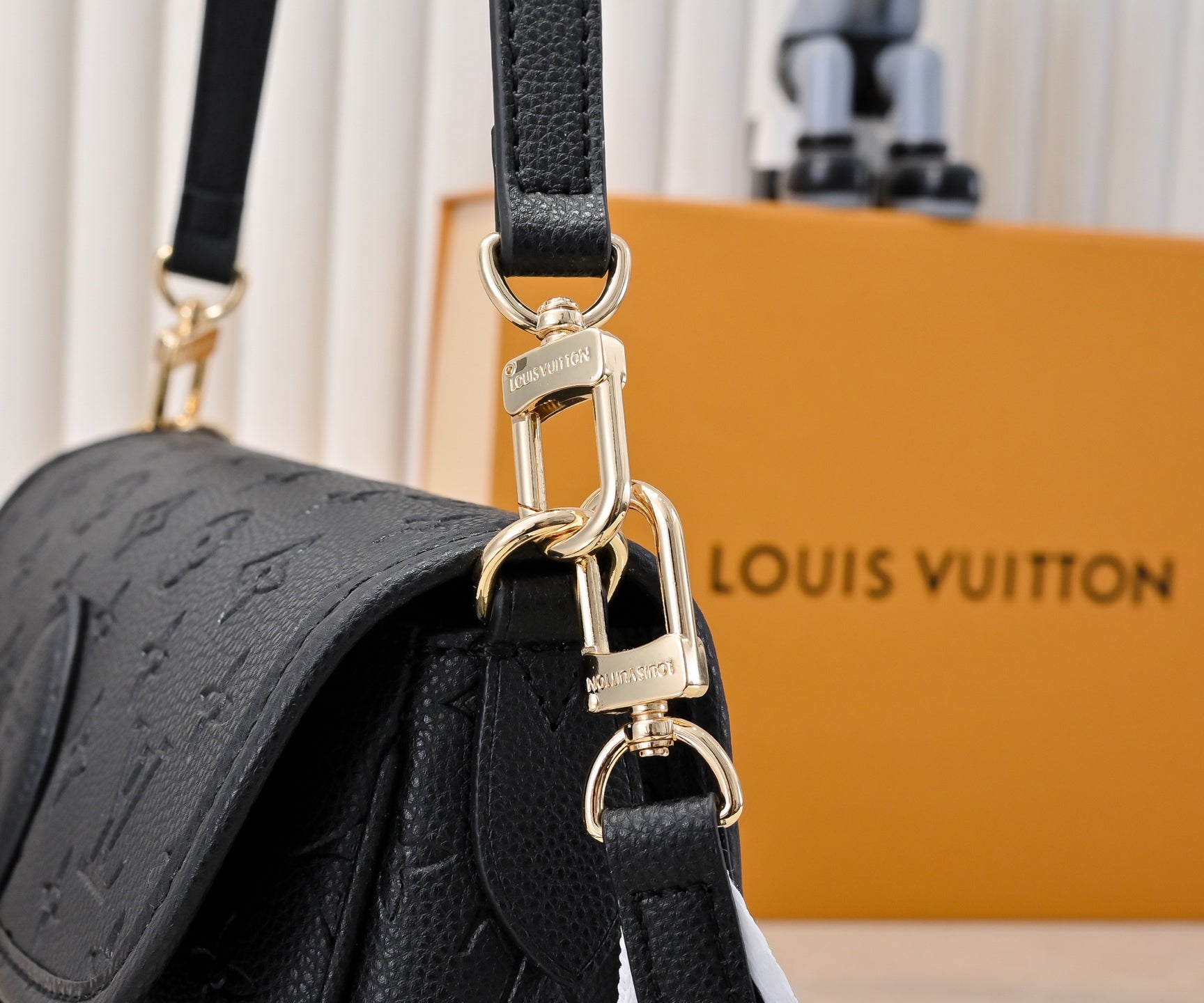 136PE42B Popular leather bag