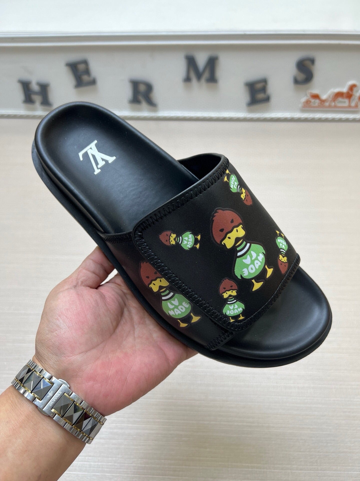 5WE248Z Popular Slippers