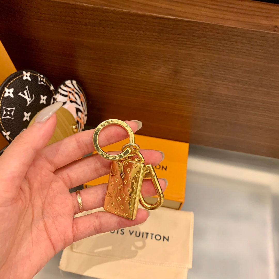 35QE18A Popular bag 's charms accessories