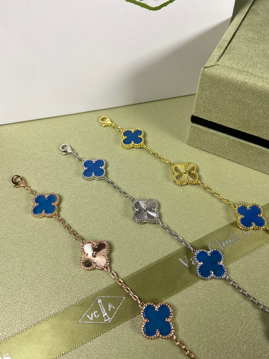 5XVA181K  Popular bracelets  5 flowers normal size1.5cm flower