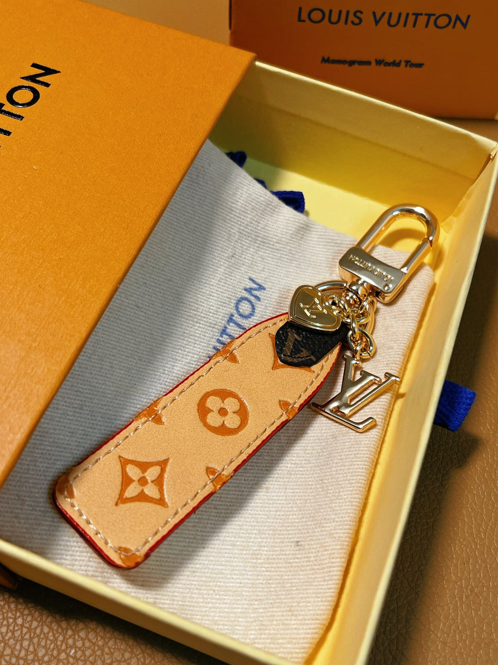 35QE8A Popular bag 's charms accessories