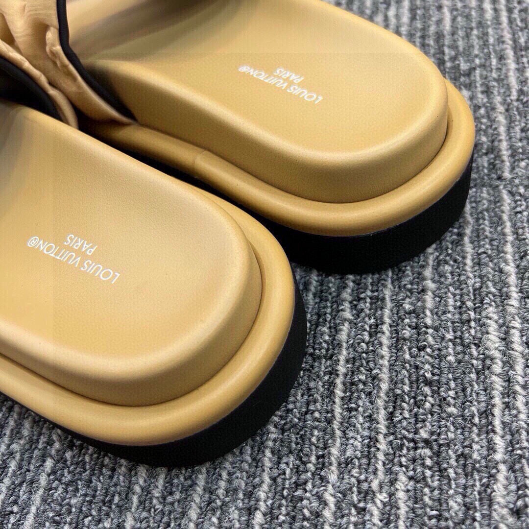 5QE13Z Popular Slippers