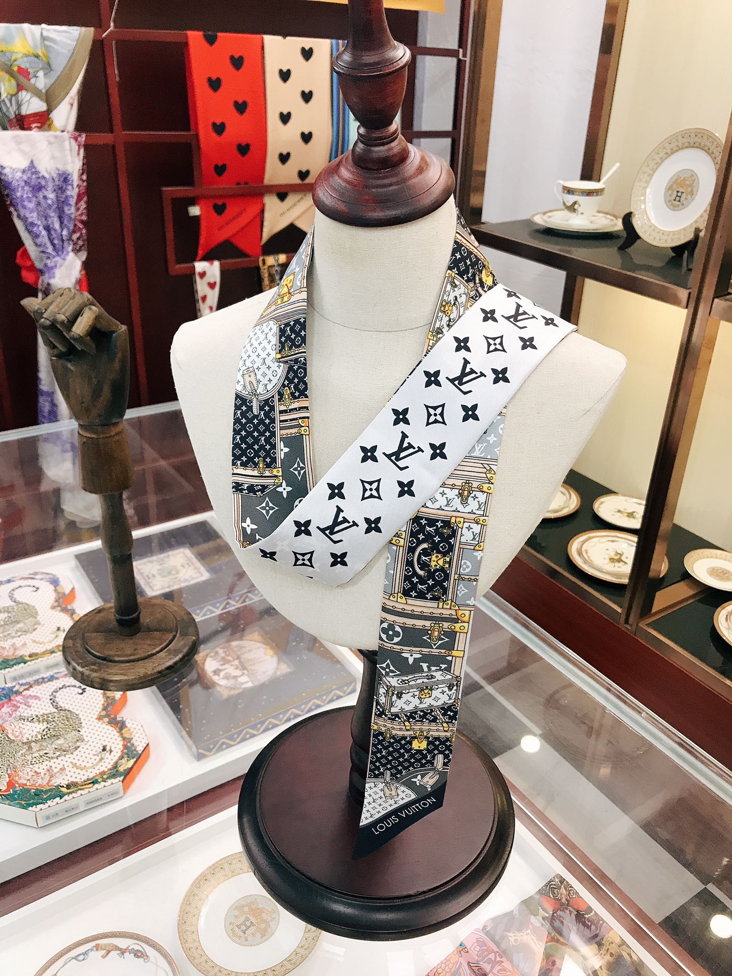 1ZE188W Popular Silk Scarve