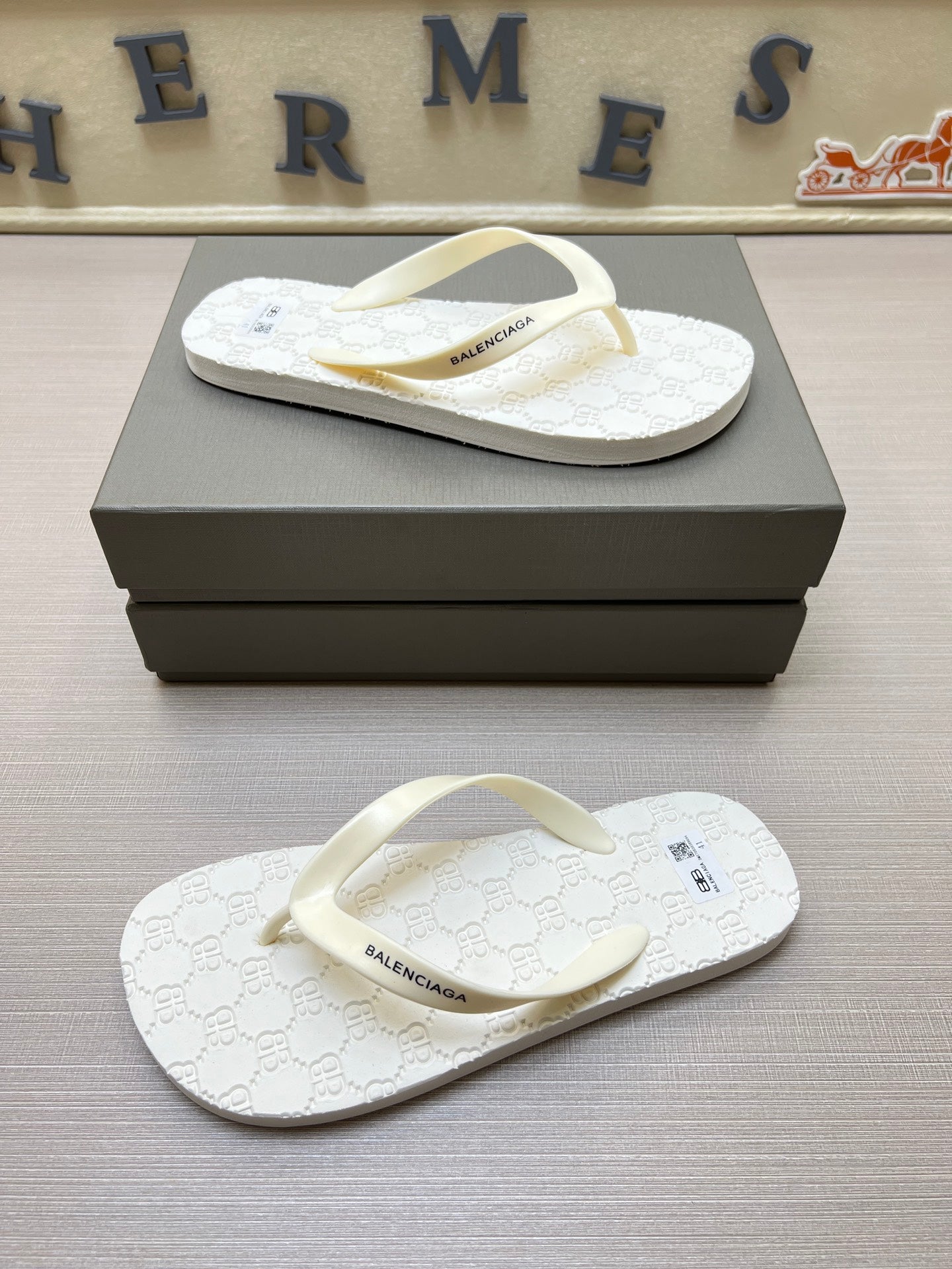 5QB16Z Popular Slippers