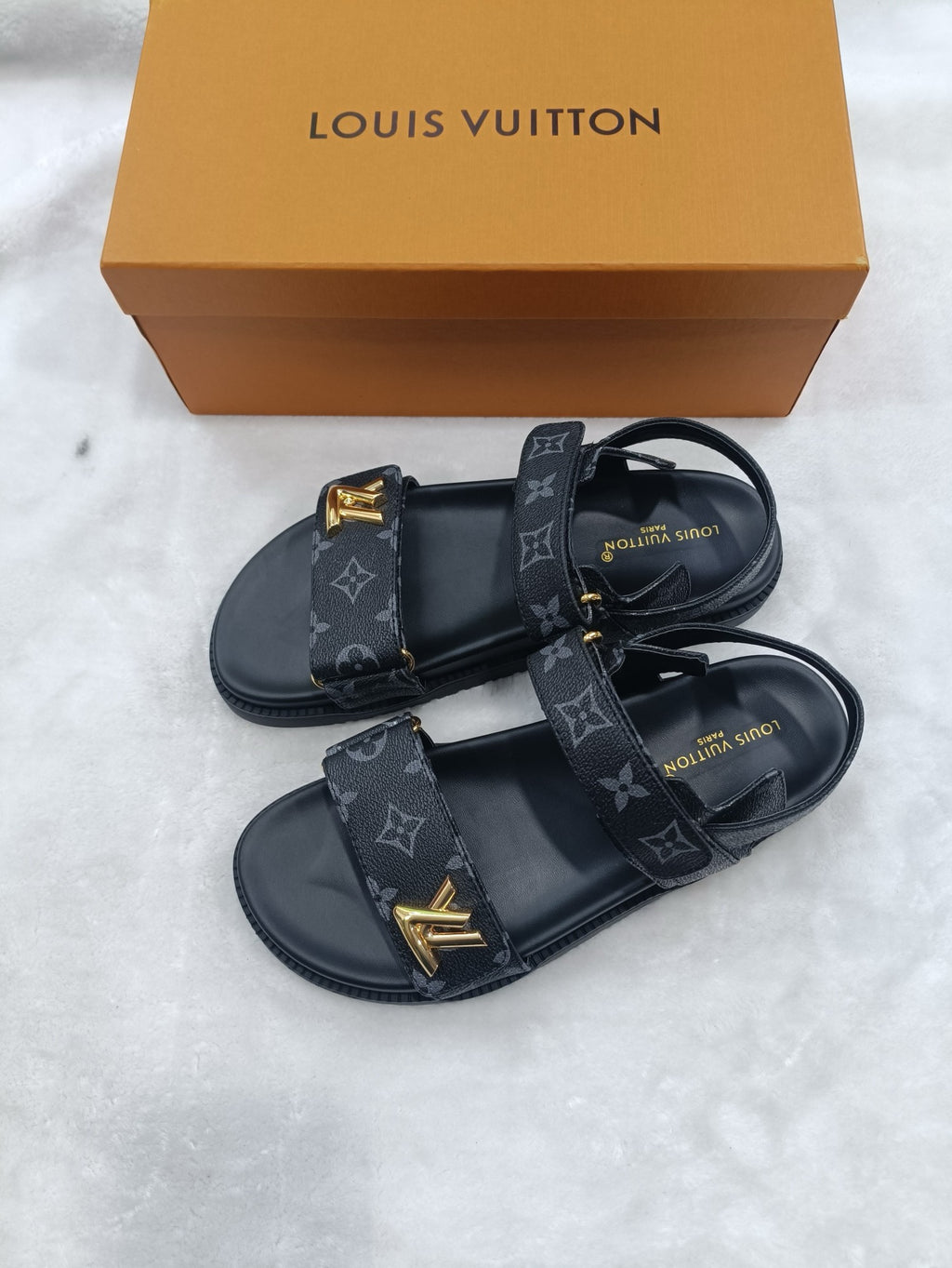 5LE211Z Popular sandals