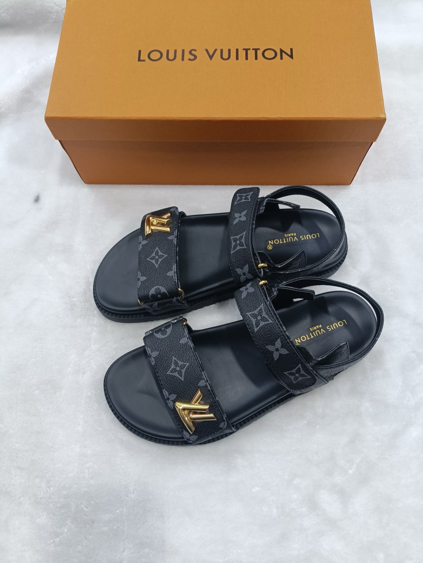 5LE211Z Popular sandals