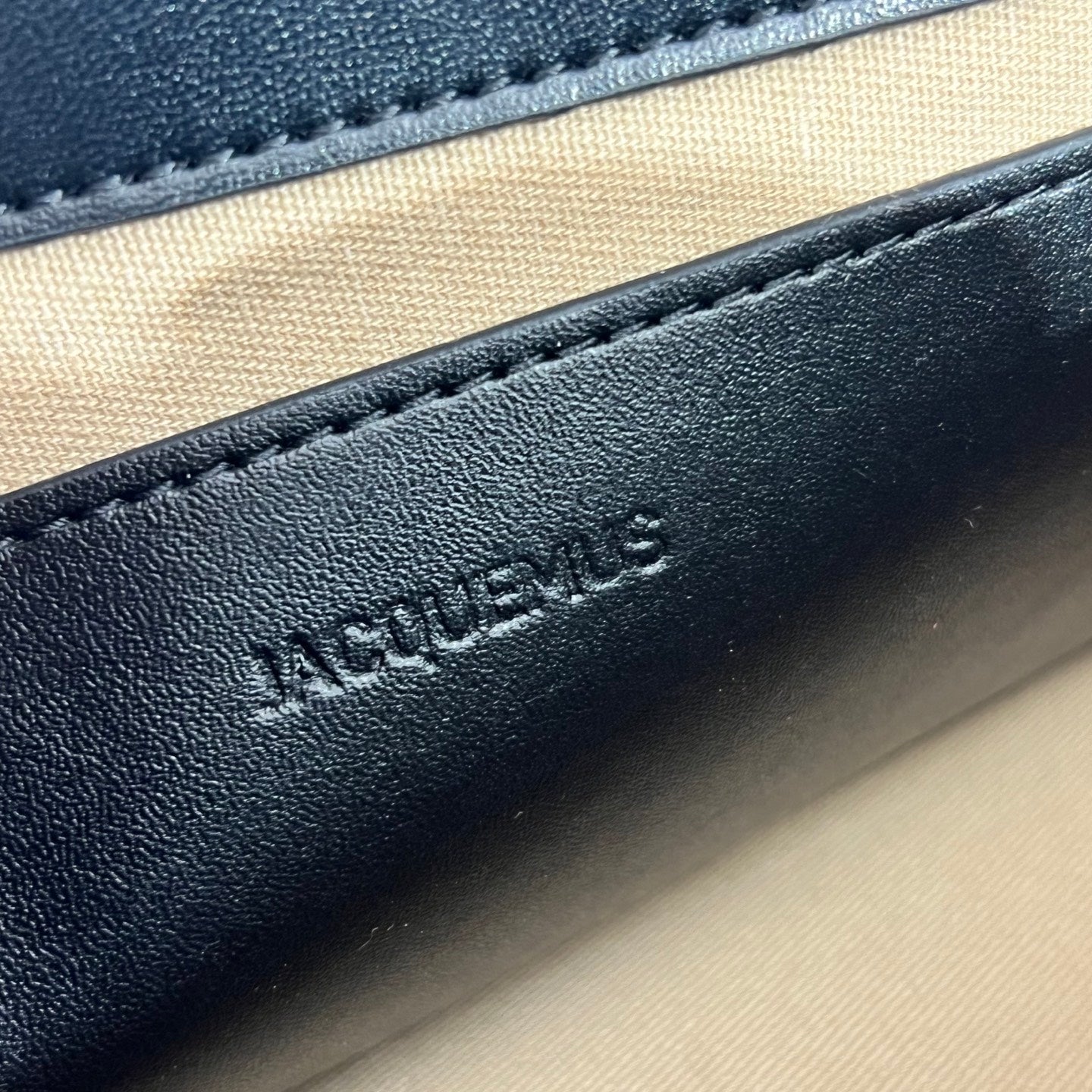 B1P46A158 Popular leather bags