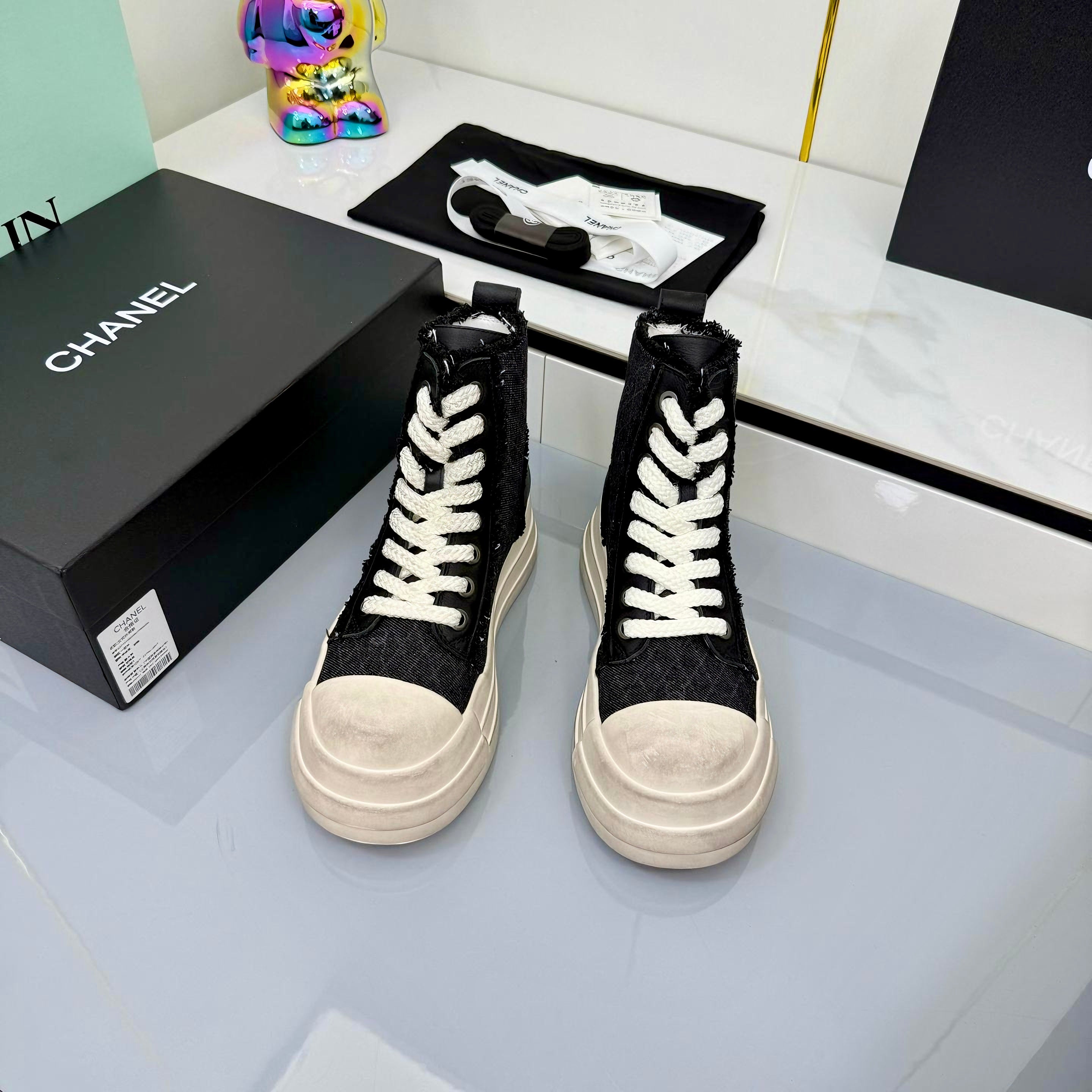 2105QC385Z Popular high-quality Boots