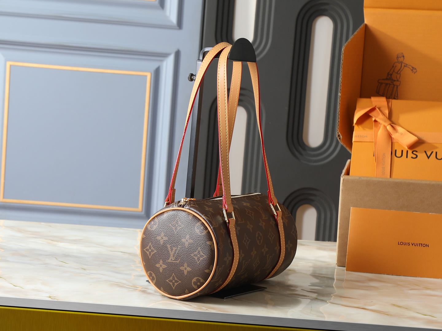 B1N56E21 Popular leather bag