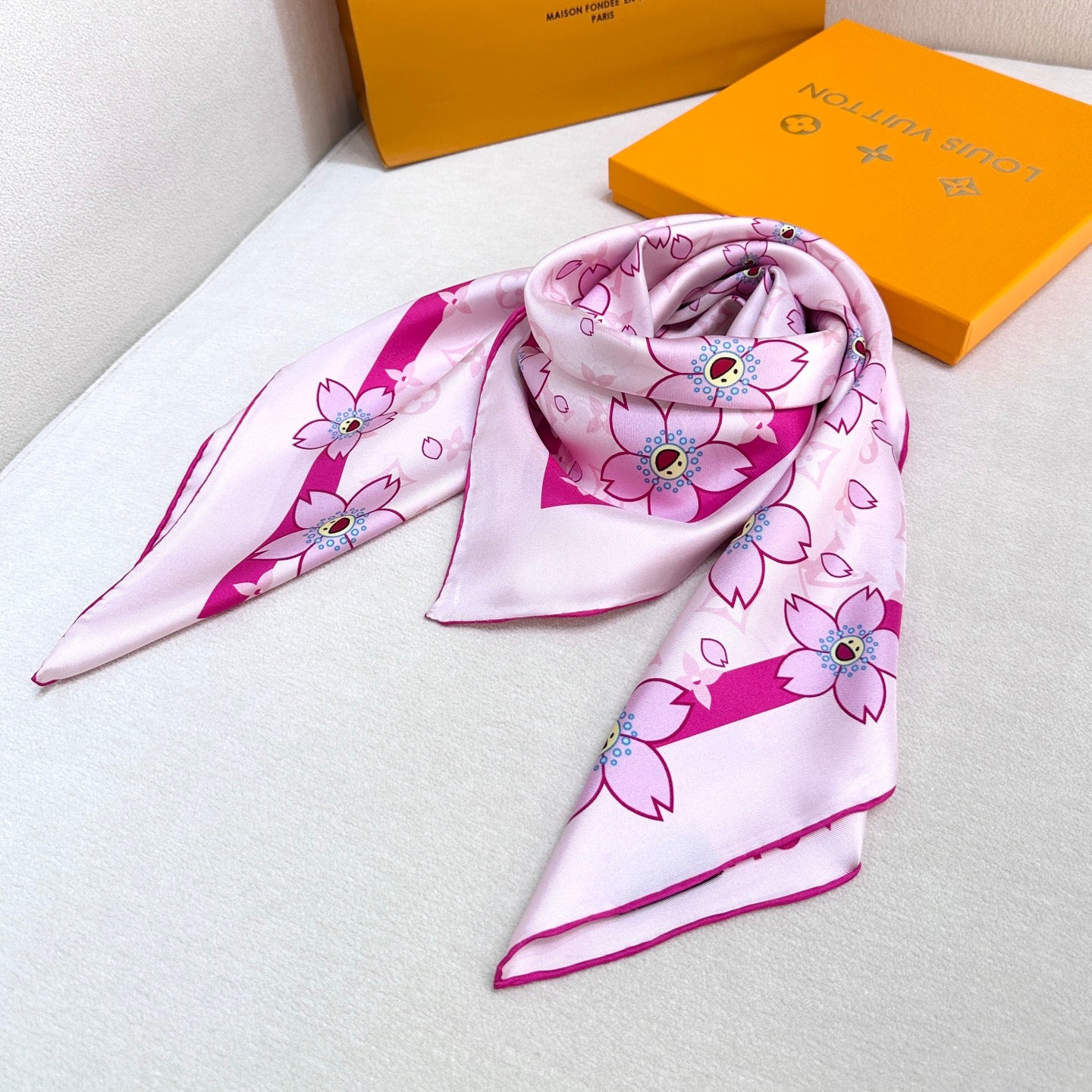 155NE62W Popular Silk Scarve