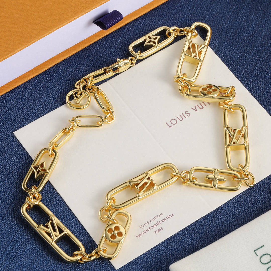 175R35X Popular    Necklaces