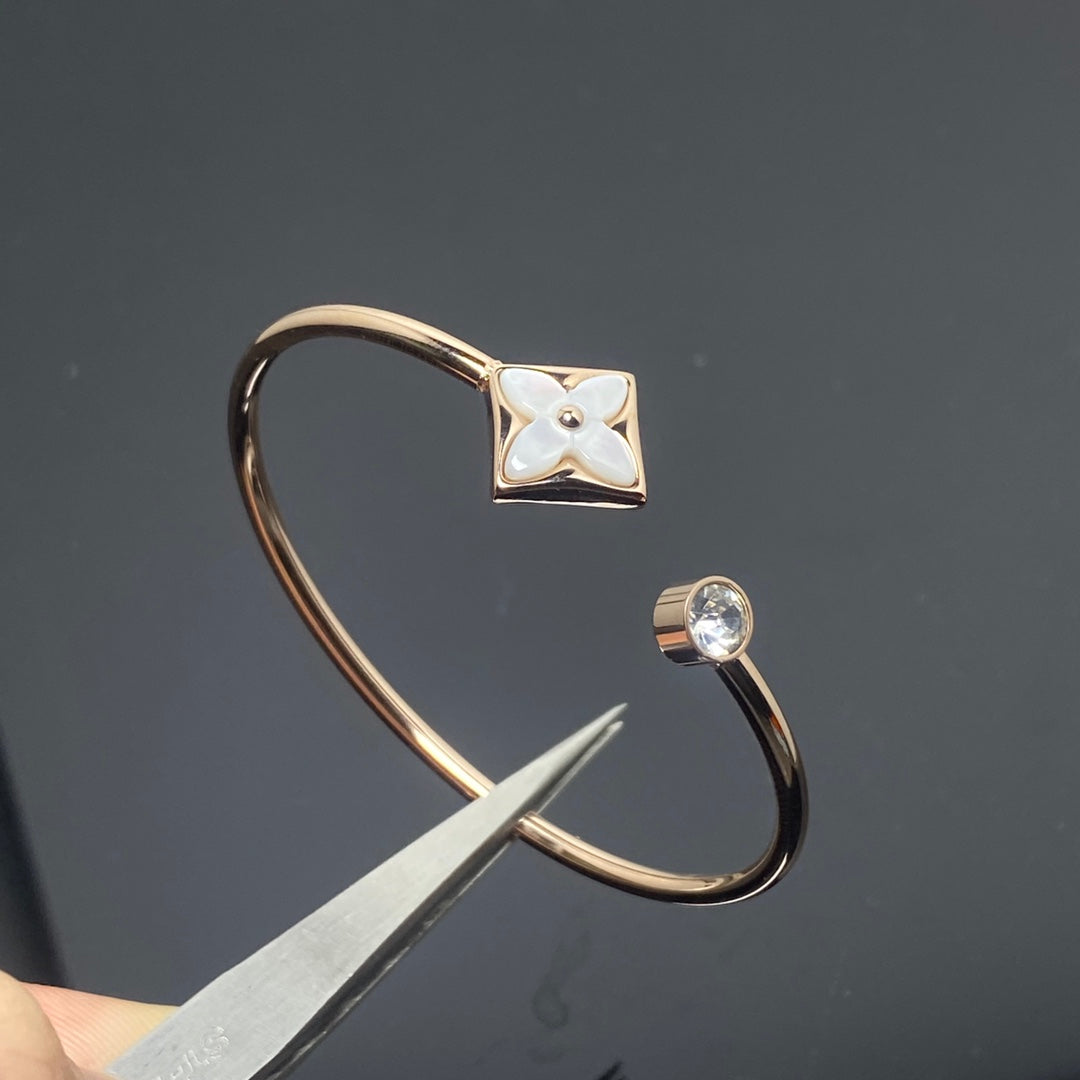 15QE52K  Popular Bracelets