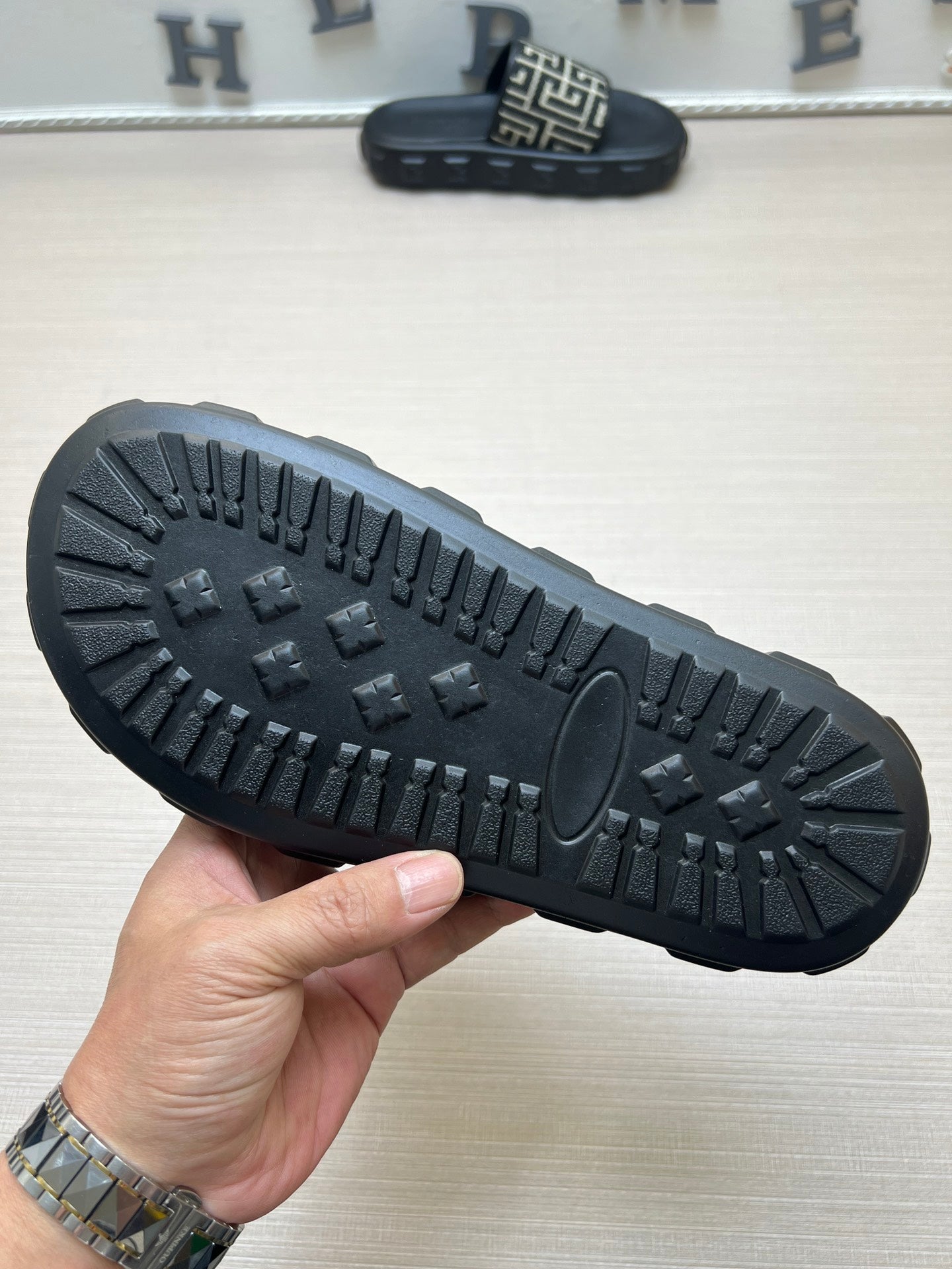 54A110Z Popular slippers