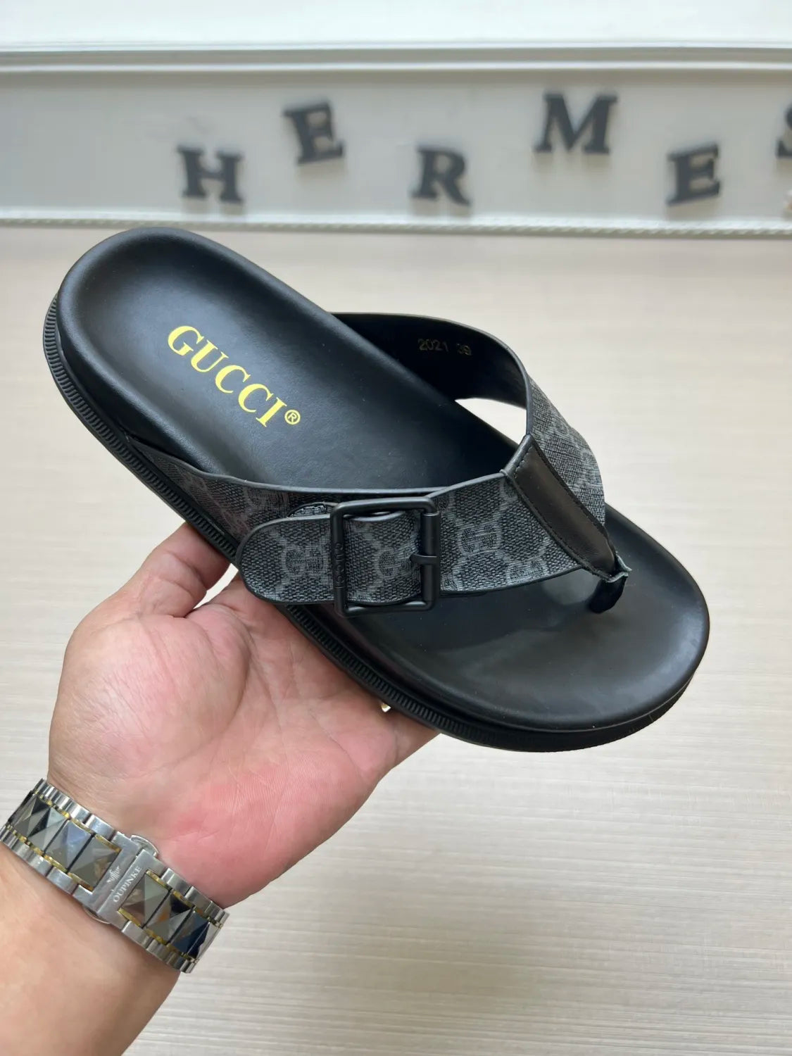 54B92Z Popular slippers