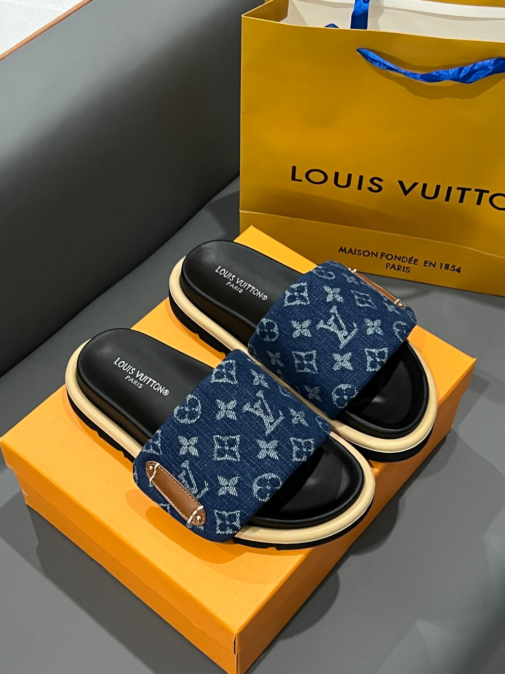 14E73Z Popular Slippers