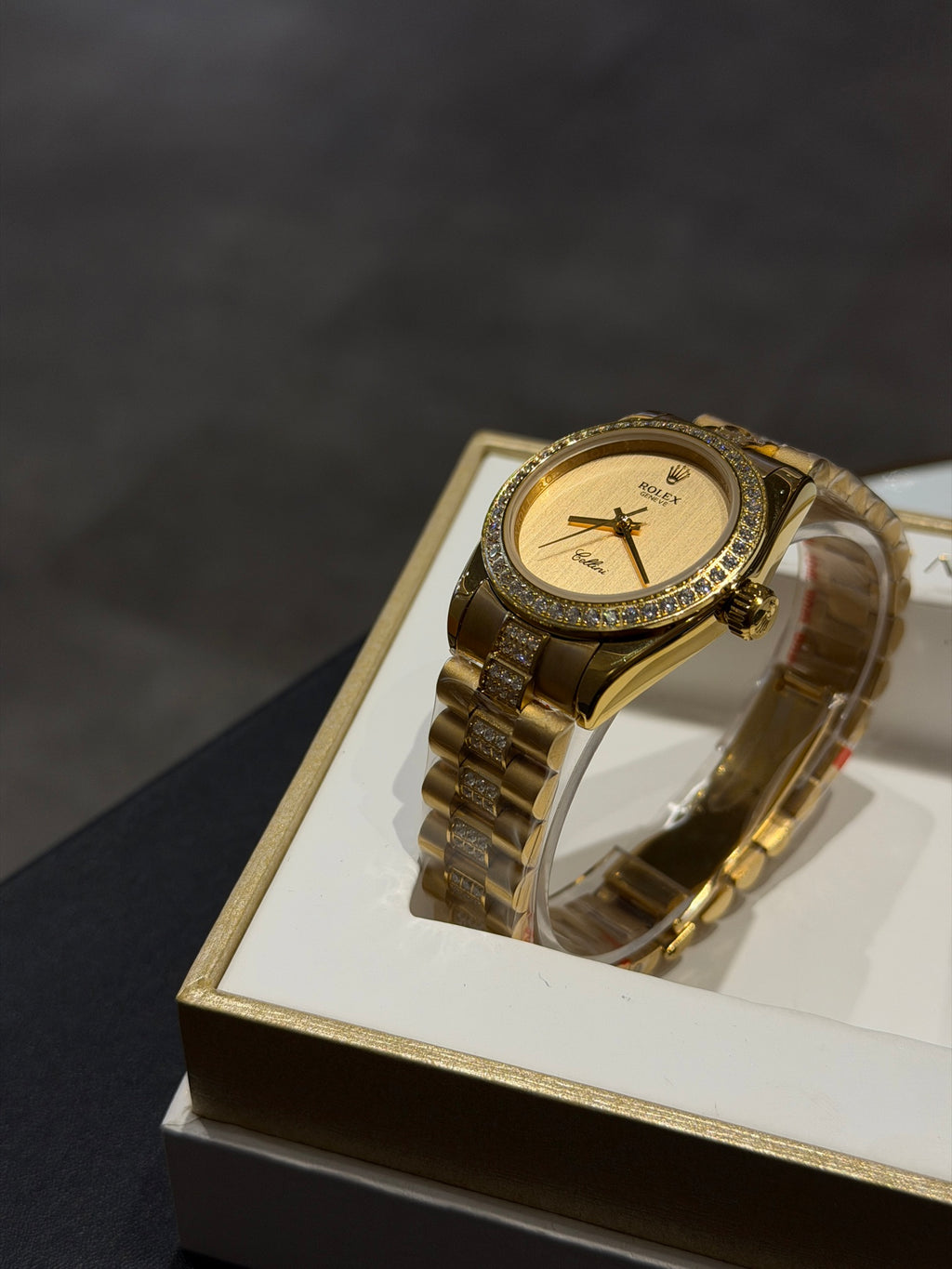 136RL25L Popular Watches