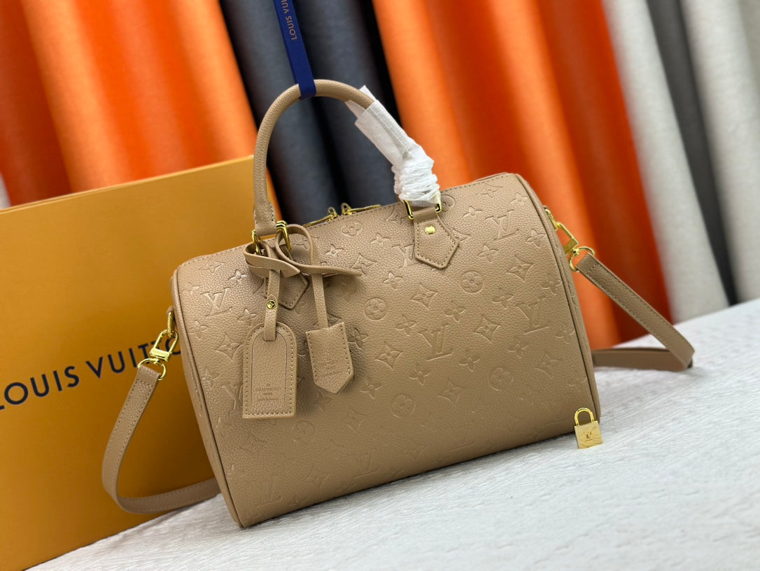 156XE29B Popular leather bag