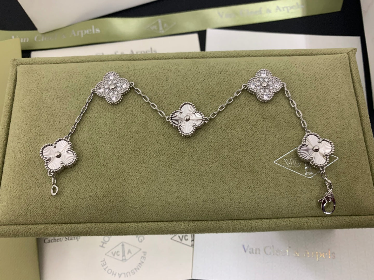 5XVA201K  Popular bracelets 5 flowers normal size1.5cm flower