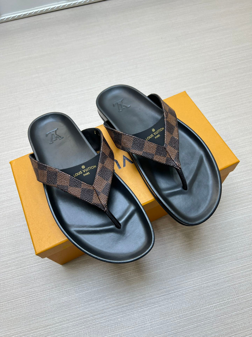 54E85Z Popular slippers