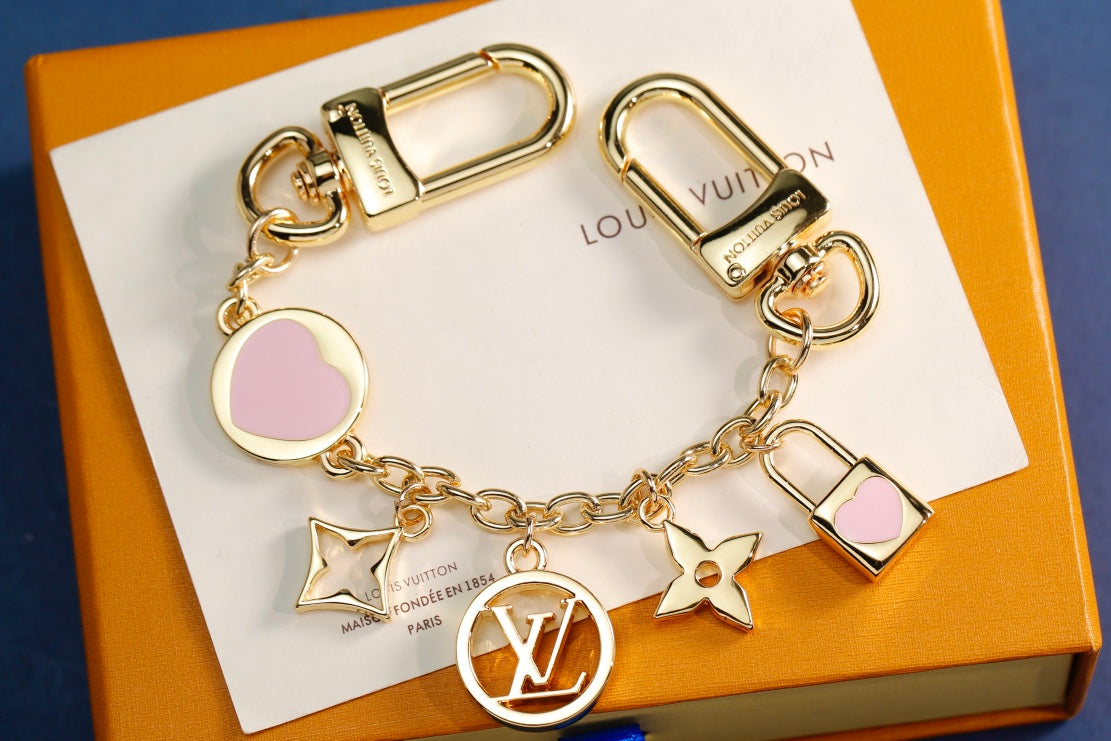 35QE17A Popular bag 's charms accessories