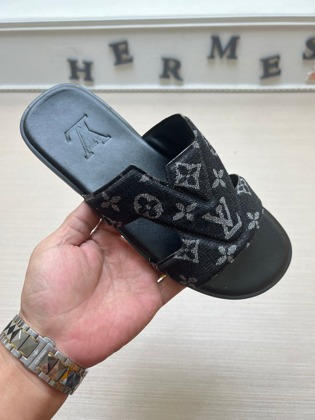 54E32Z Popular slippers