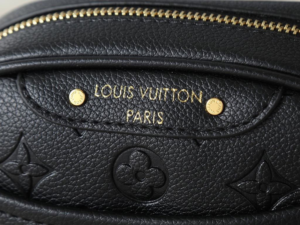 15RE147B Popular leather bag