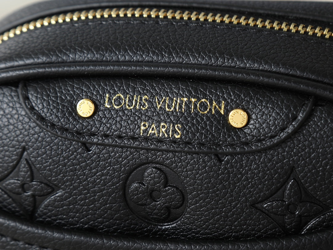 15RE147B Popular leather bag