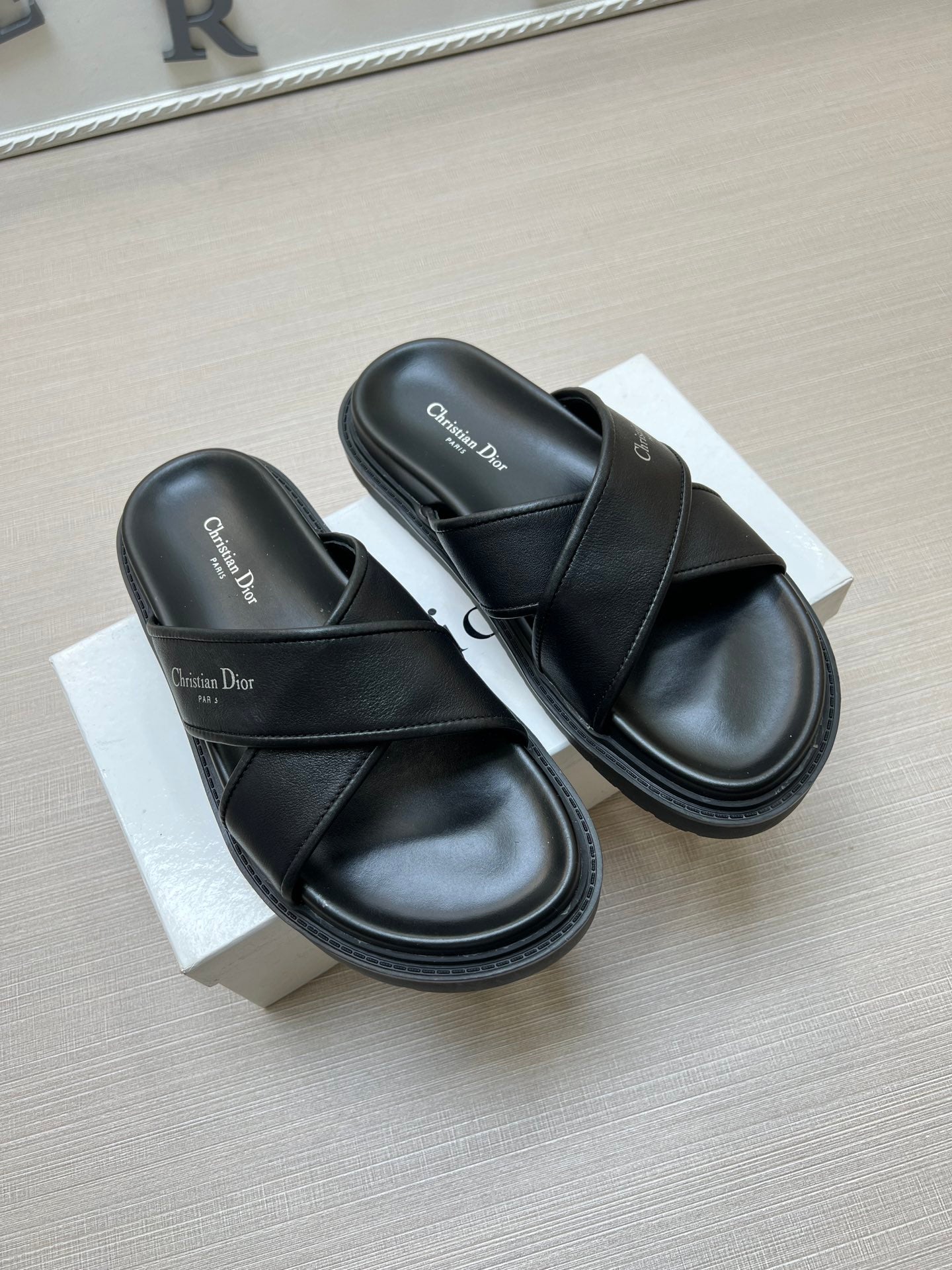 54D115Z Popular slippers