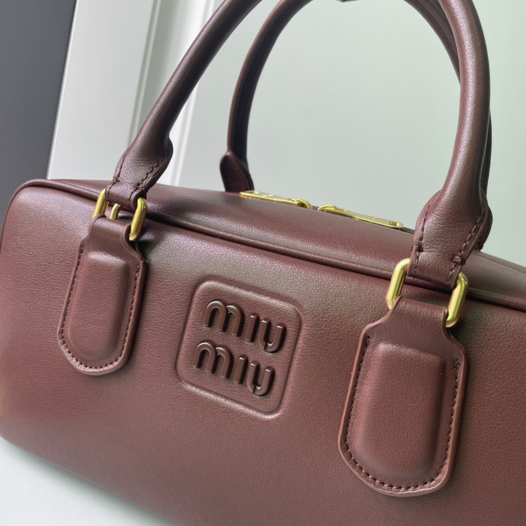 B1P46A151 Popular leather bags