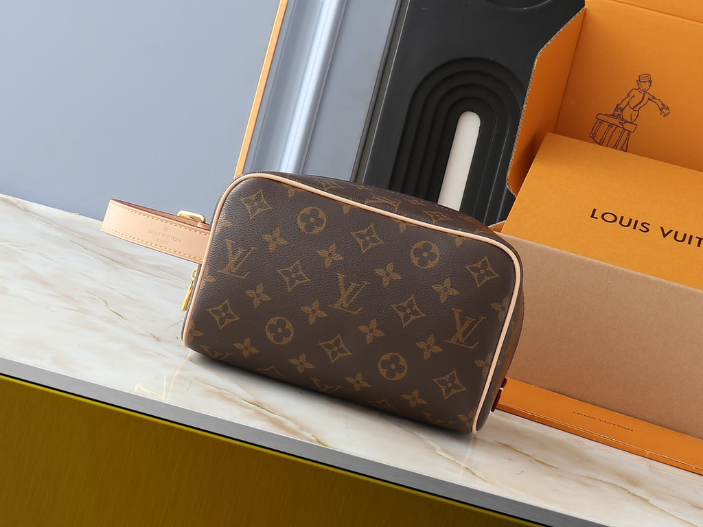 15RE69B  Popular   leather bag