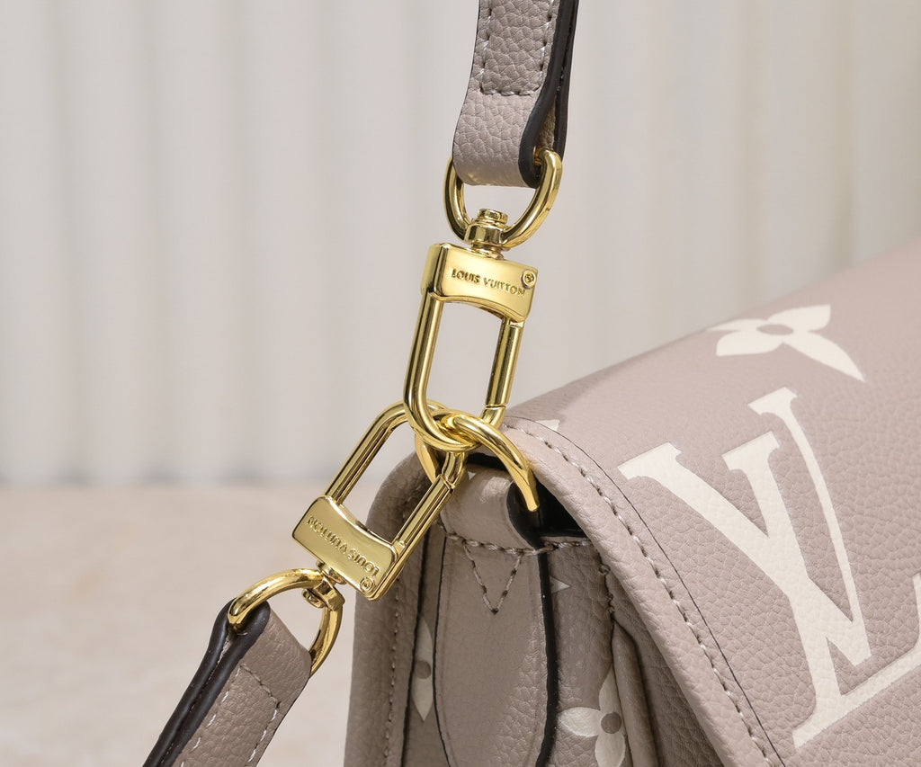 136PE40B Popular leather bag