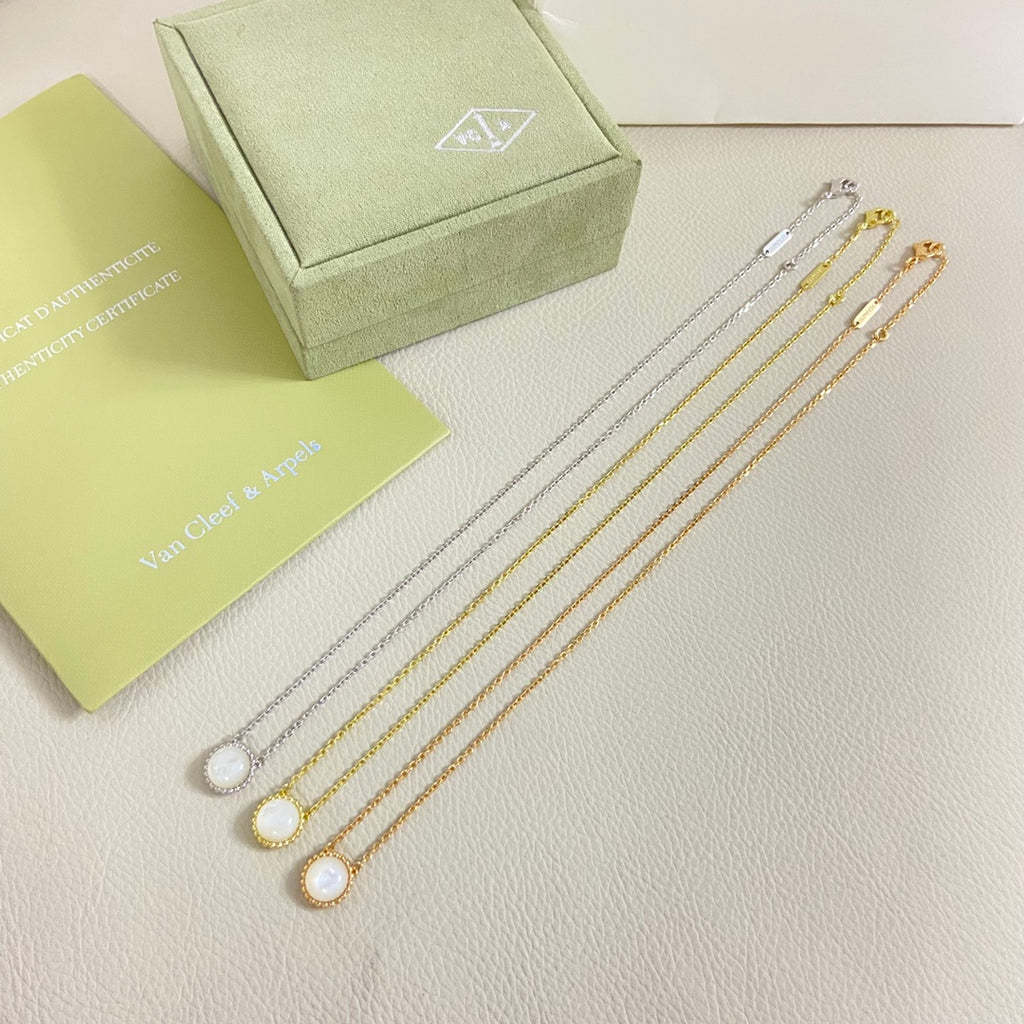 55QVA222X Popular Necklace