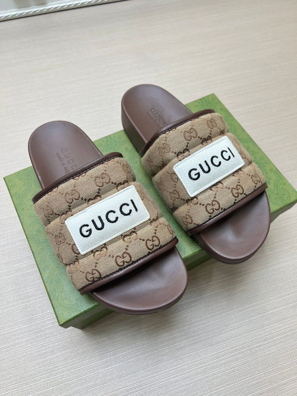 54B49Z Popular slippers