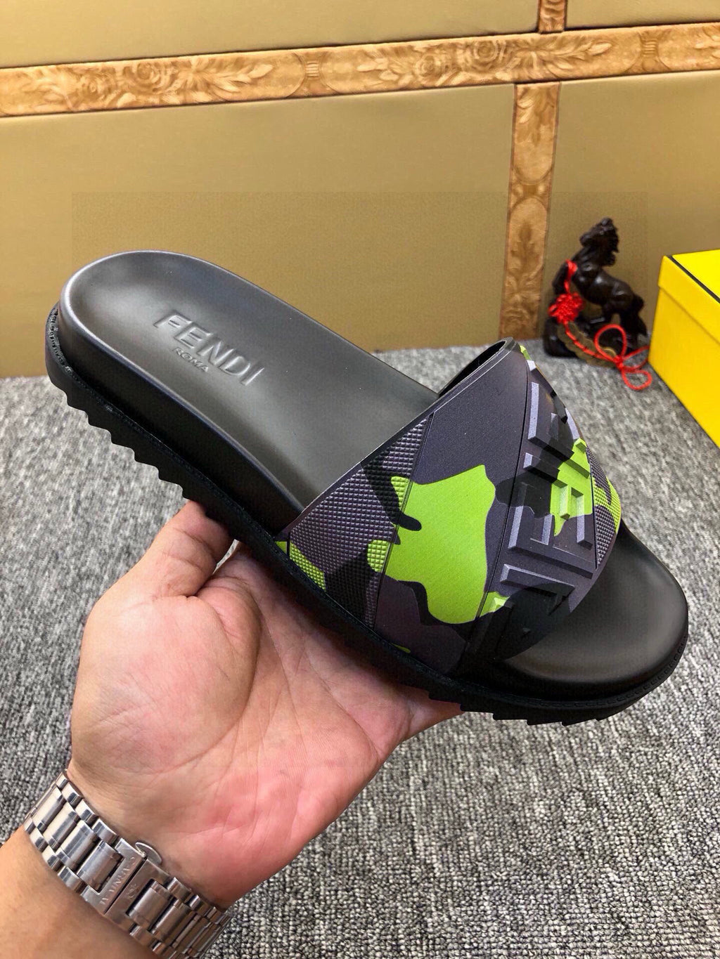 535ZF284Z Popular Slippers