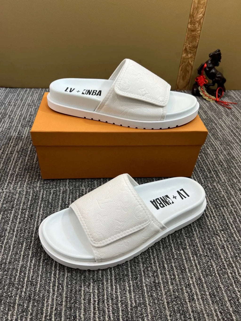5YE47Z Popular Slippers
