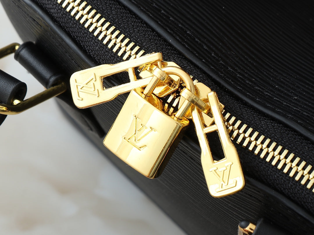 146PE103B Popular leather bag