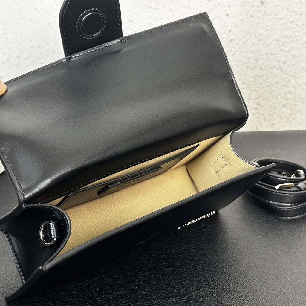 B1P46A133 Popular leather  bags